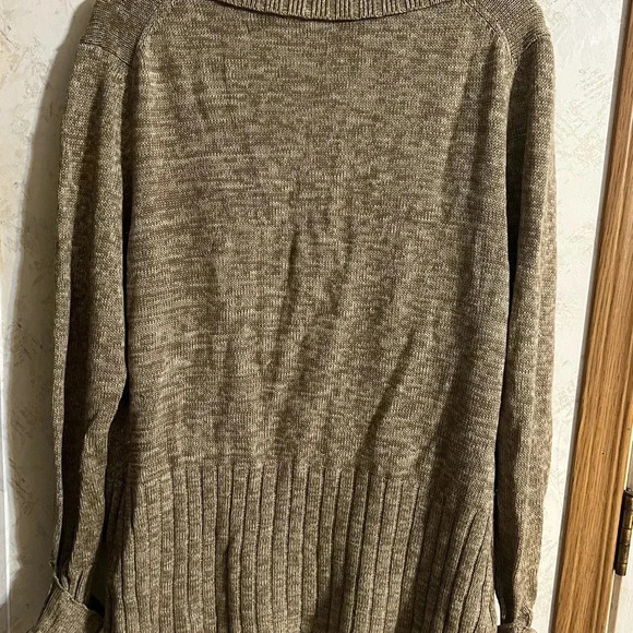 KERRI & KELSEY Cardigan - Picture 6 of 7